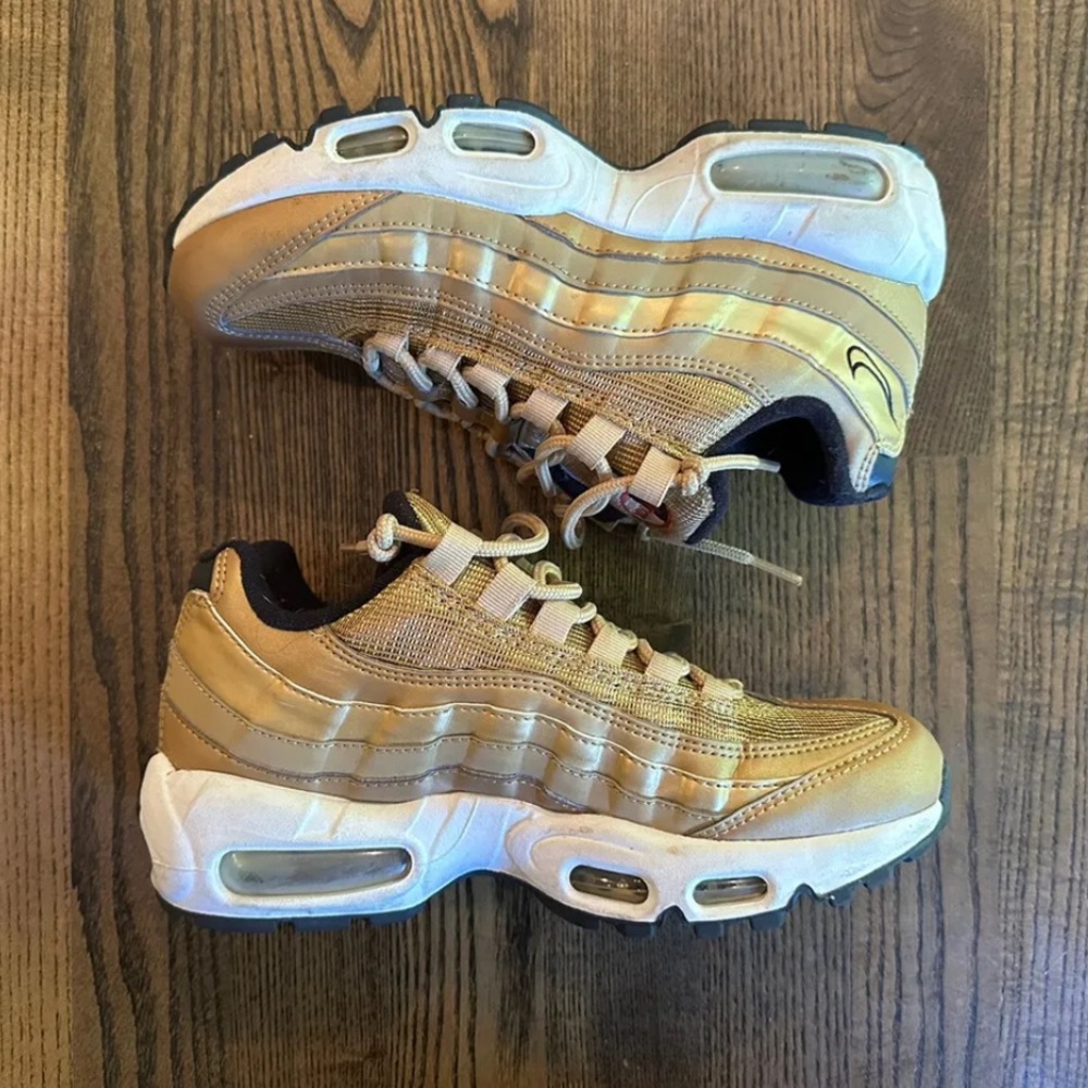 Women’s NIKE AIR MAX ‘95 QS Metallic Gold Running Shoes (814914-700) - Picture 2 of 6